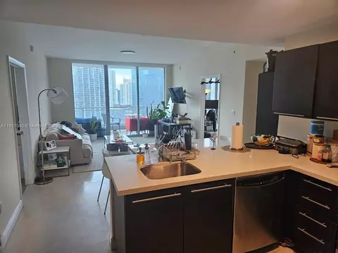 90 SW 3rd St #3301, Miami, FL 33130