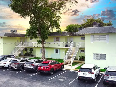 7530 SW 82nd St #G203, Miami, FL 33143