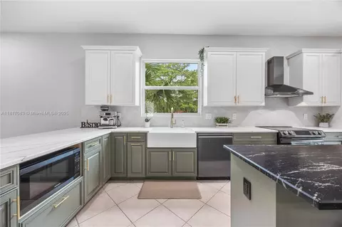8328 Lagos De Campo Blvd, Tamarac, FL 33321