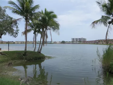 1400 NE 191st St #308, Miami, FL 33179