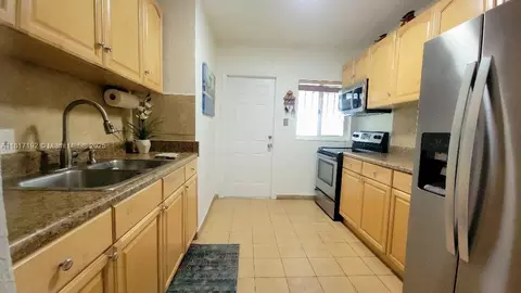 Other - 200 W 53rd Ter, Hialeah, FL 33012 photo 5 of 12