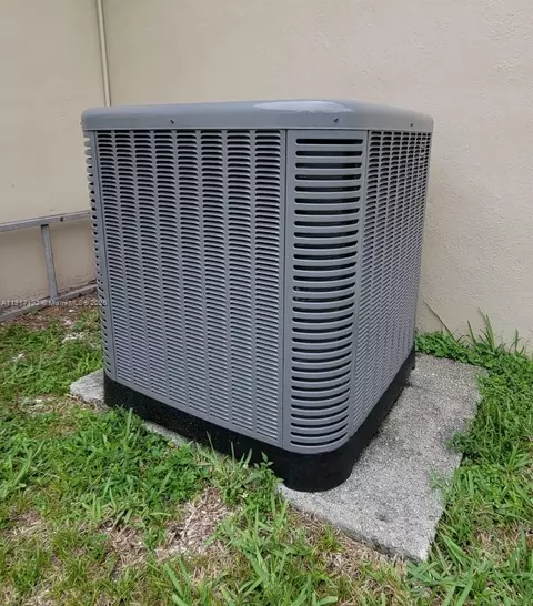 Other - 200 W 53rd Ter, Hialeah, FL 33012 photo 9 of 12