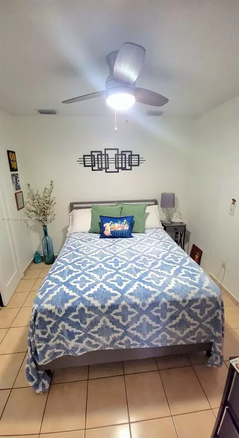 Bedroom - 200 W 53rd Ter, Hialeah, FL 33012 photo 2 of 3