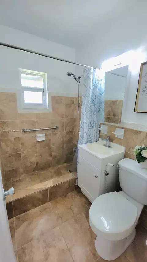 Bath - 200 W 53rd Ter, Hialeah, FL 33012 photo 1 of 2