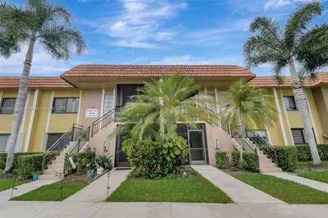 441 Lakeview Dr #103, Weston, FL 33326