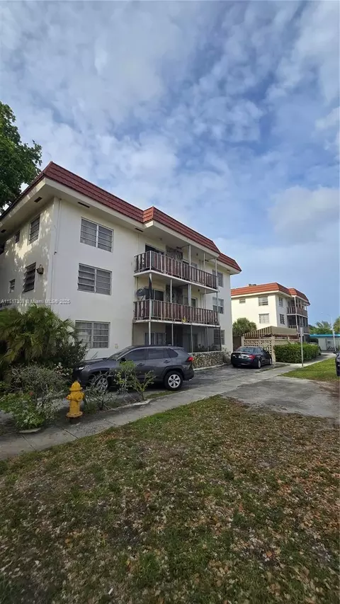 13655 NE 10th Ave #108, North Miami, FL 33161