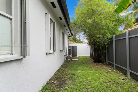 Exterior - 7089 W 4th Ct, Hialeah, FL 33014 photo 2 of 2