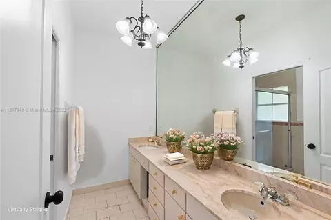 Bath - 7089 W 4th Ct, Hialeah, FL 33014 photo 1 of 2