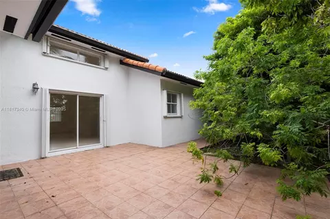 Exterior - 7089 W 4th Ct, Hialeah, FL 33014 photo 1 of 2