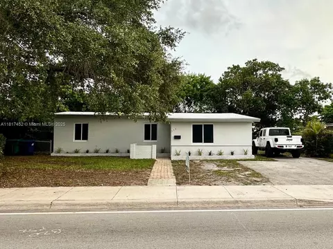 550 NW 199th St, Miami Gardens, FL 33169