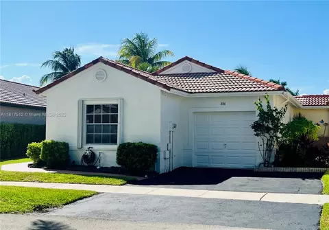886 SW 180th Ter, Pembroke Pines, FL 33029
