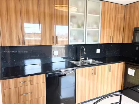 219 NE 14th Ave #401, Hallandale Beach, FL 33009
