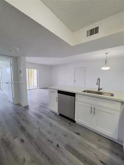 8600 SW 212th St #305, Cutler Bay, FL 33189