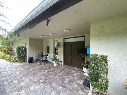 6200 NW 44th St #115, Lauderhill, FL 33319