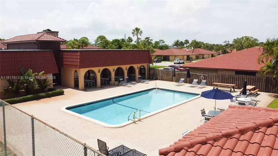 Exterior - 5975 Forest Hill Blvd #206, West Palm Beach, FL 33415 photo 2 of 2