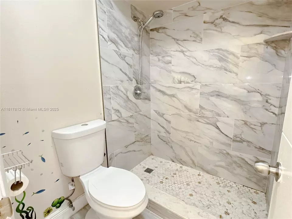 Bath - 5975 Forest Hill Blvd #206, West Palm Beach, FL 33415 photo 2 of 3