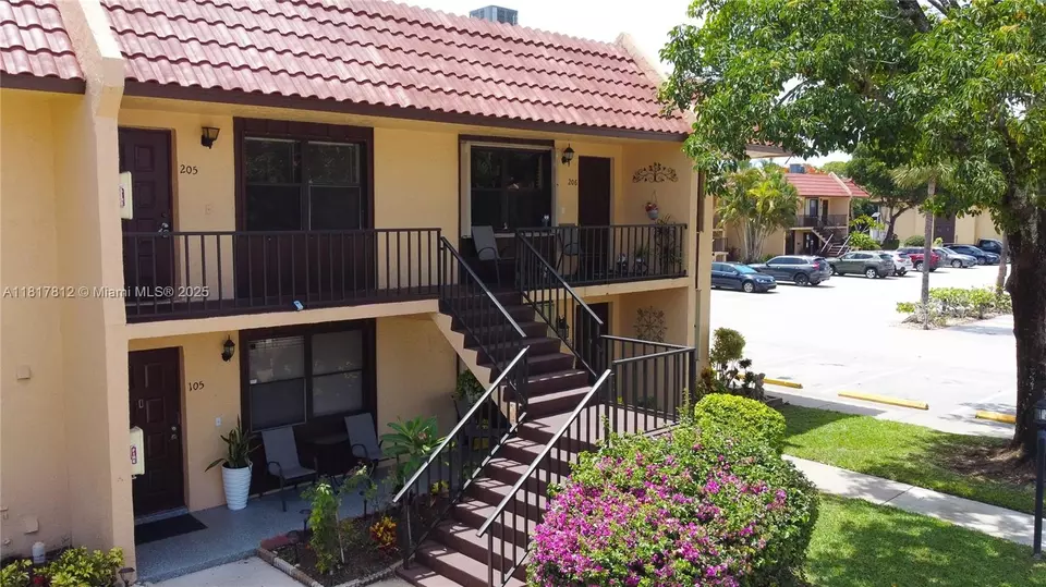 View/Area - 5975 Forest Hill Blvd #206, West Palm Beach, FL 33415 photo 2 of 4