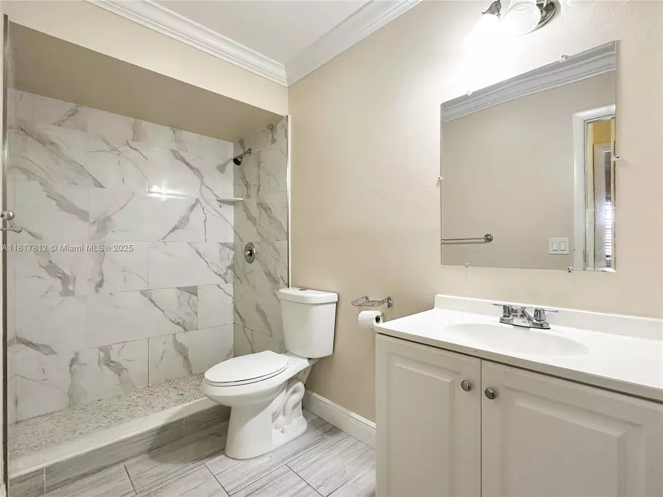 Bath - 5975 Forest Hill Blvd #206, West Palm Beach, FL 33415 photo 3 of 3