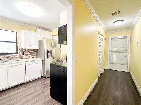 Entry Way - 5975 Forest Hill Blvd #206, West Palm Beach, FL 33415 photo 1 of 2