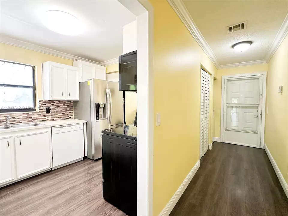 Entry Way - 5975 Forest Hill Blvd #206, West Palm Beach, FL 33415 photo 1 of 2