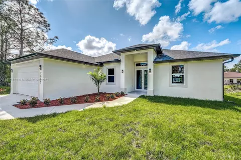 2807 40 St W, Lehigh Acres, FL 33971