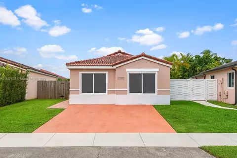 14358 SW 175th Ter, Miami, FL 33177