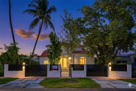 719 W 51st St, Miami Beach, FL 33140