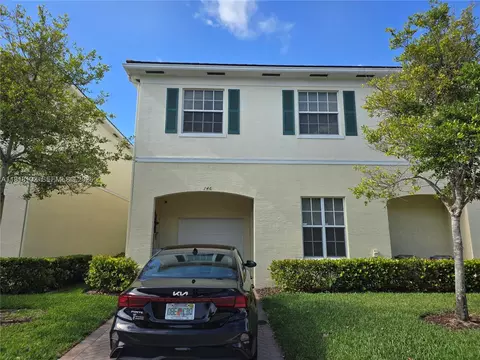 146 SW 7th Ct, Pompano Beach, FL 33060
