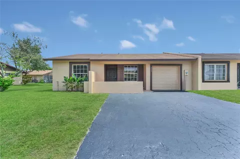 9550 W Heather Ln, Miramar, FL 33025