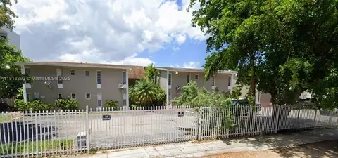 1525 NW 19th Ter #15, Miami, FL 33125