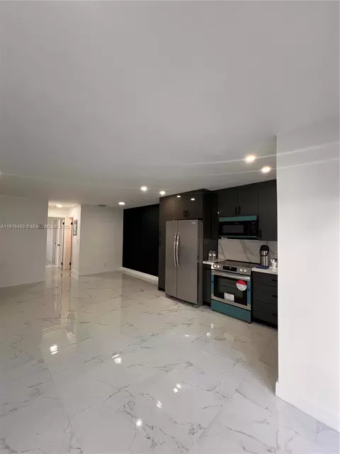 1818 Rodman St #2D, Hollywood, FL 33020