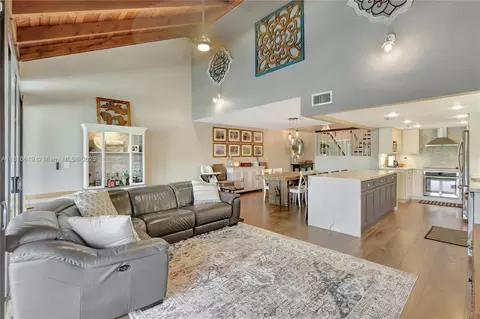 1209 SW 131st Place Cir W, Miami, FL 33184