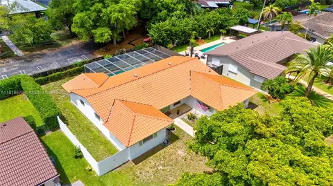 View/Area - 6736 Orchid Dr, Miami Lakes, FL 33014 photo 2 of 3