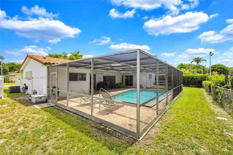 Exterior - 6736 Orchid Dr, Miami Lakes, FL 33014 photo 7 of 9