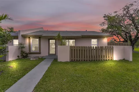 12303 SW 111th Ln, Miami, FL 33186