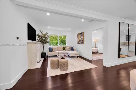 Living - 840 Algeria Ave, Coral Gables, FL 33134 photo 6 of 6