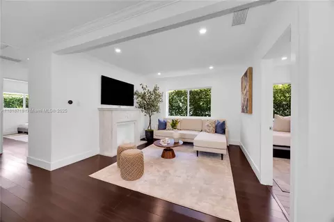 Living - 840 Algeria Ave, Coral Gables, FL 33134 photo 5 of 6