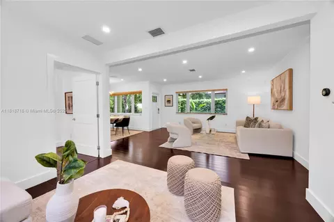 Living - 840 Algeria Ave, Coral Gables, FL 33134 photo 4 of 6
