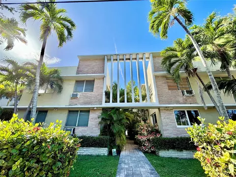 4740 Pine Tree Dr #28, Miami Beach, FL 33140