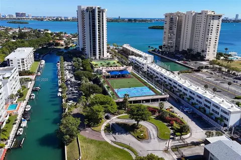 1800 NE 114th St #1103, Miami, FL 33181