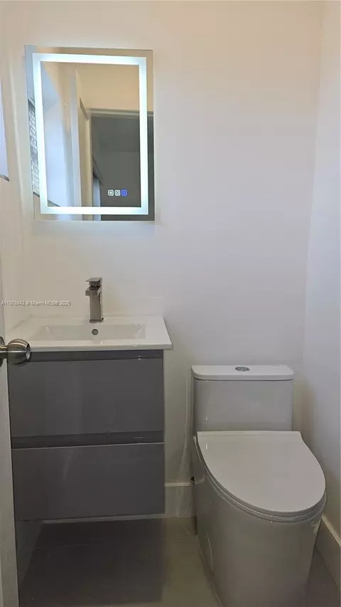 Bath - 130 W 60th St, Hialeah, FL 33012 photo 3 of 4