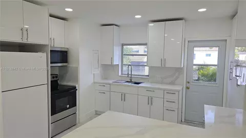 Other - 130 W 60th St, Hialeah, FL 33012 photo 3 of 6