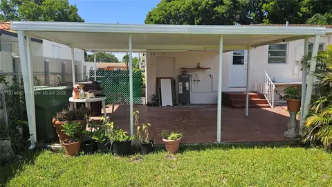 Exterior - 130 W 60th St, Hialeah, FL 33012 photo 4 of 5