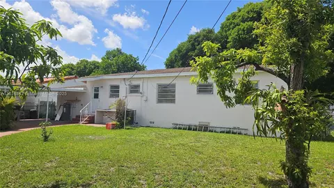 Exterior - 130 W 60th St, Hialeah, FL 33012 photo 1 of 5