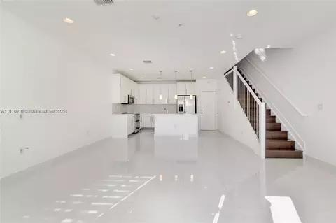 2621 NE 212th Ter #206, Miami, FL 33180