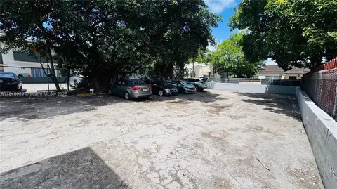 2000 NW 29th St, Miami, FL 33142 photo 5
