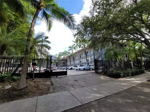 3245 Virginia St #17, Miami, FL 33133
