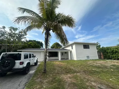 1325 NE 203rd St, Miami, FL 33179