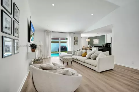 18998 Cloud Lake Cir, Boca Raton, FL 33496