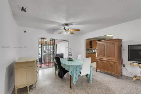 1150 W 69th Pl, Hialeah, FL 33014 photo 9